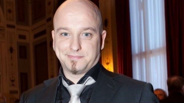 Sami Hintsanen joutuu käräjille - ulosotossa yli 50 000 euroa! Sami tuli tunnetuksi Ylen Tartu mikkiin -ohjelman juontajana.