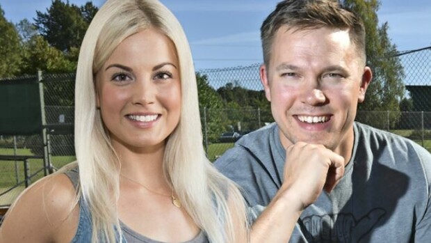 Kuuma romanssihuhu: Janni Hussi ja Juha Perälä viihtyvät yhdessä - ”Onhan Janni tosi kaunis!” Janni Hussin ja Juha Perälän ympärillä velloo kuumat romanssihuhut.