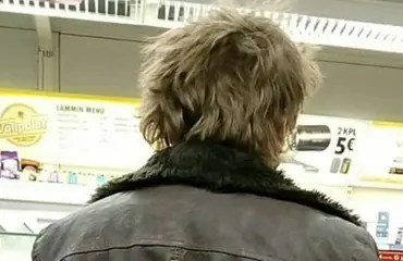 Viikon Kääk! Jonne Aaron törsäsi uhkapeleihin, Maaret Kallio kuolasi falafelia!