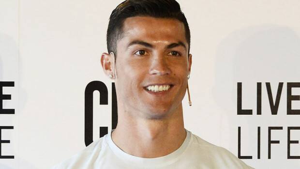 Hui, Cristiano Ronaldon näköispatsas julki – voiko huonommin enää onnistua?! Cristiano Ronaldo