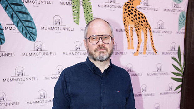 Tuomas Enbuske avautuu parisuhdetilanteestaan: 'Ei koskaan enää avoliittoa' Tuomas E