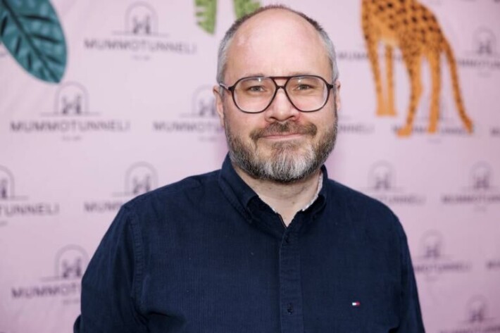 Tuomas Enbuske avautuu parisuhdetilanteestaan: 'Ei koskaan enää avoliittoa' Tuomas E
