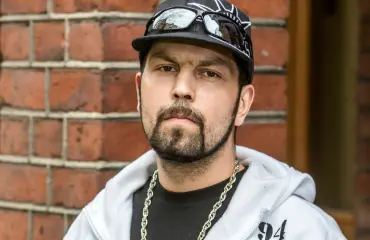 Murhasta tuomittu räppäri Elinkautinen vapautetaan: Toivon, että saan pyytää anteeksi!