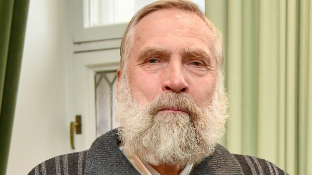 Lahdessa hieraistiin silmiä: Juha Mieto vaihtoi mustikkasopan väkeviin – kuva! Juha Mieto on suomalainen karpaasi ja hiihtäjälegenda.