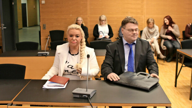 Eläinlääkäri Johanna Tukiaisen koirakäräjillä: Meillä on satoja sivuja valvontamateriaalia! Johanna Tukiainen oikeudessa
