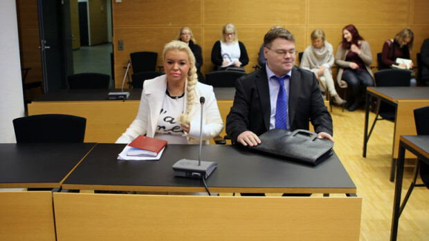 Johanna Tukiainen oikeudessa: vaaditaan eläintenpitokieltoa - syytetään eläinsuojelurikoksesta! Johanna Tukiainen oikeudessa