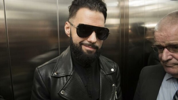 Maisa Torppa saapui oikeuteen kohtaamaan Axl Smithin - kuva! axl smith aurinkolaseissa oikeudessa