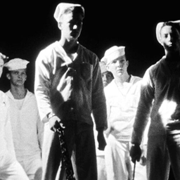 Underground-elokuvan legenda Kenneth Anger on kuollut – Martin Scorsesen idoleihin kuulunut ohjaaja loi pohjan musiikkivideokerronnalle Fireworks