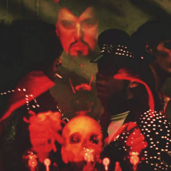 Underground-elokuvan legenda Kenneth Anger on kuollut – Martin Scorsesen idoleihin kuulunut ohjaaja loi pohjan musiikkivideokerronnalle Invocation of My Demon Brother