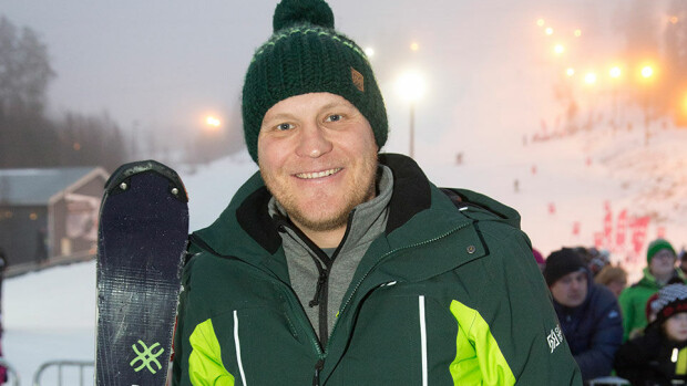 Kalle Palander ja kaksoset rinteessä: Lähdettiin pois, kun lapsilla alkoi olla jo liian kivaa! Kalle Palander Vihdissä