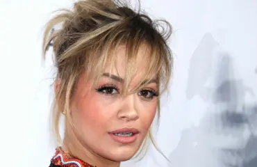 Rita Ora sijoitti rahaa pissakuppiin - keksintö floppasi!