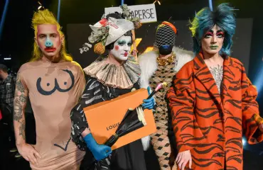 Suomen huutokauppakeisari -ohjelmasta tuttu mukana UMK-kilpailussa - tunnistaisitko?!
