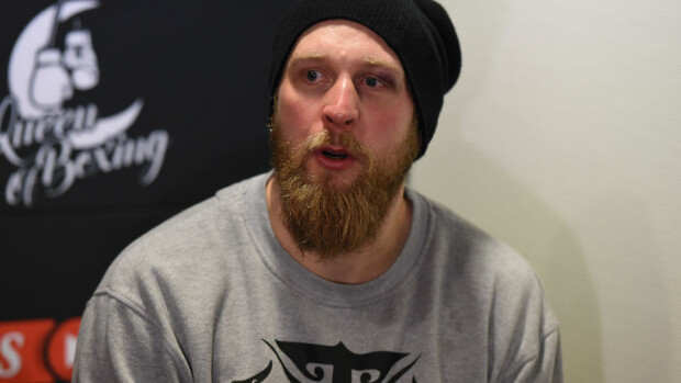 Robert Helenius tyrmäsi vastustajansa alle minuutissa – sijoitti voittorahojaan elektroniikkaan - kuva! Robert Helenius