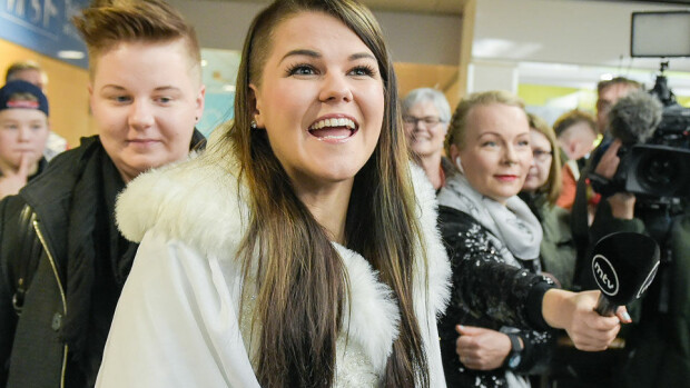 Saara Aalto sai kappaleen Sialta – tapaa hittinikkareita Yhdysvalloissa! Saara Aalto
