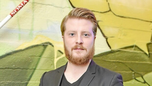 Kimmo-sarjan Miika Laakso on adoptoitu: Malla Malmivaara on siskoni! Kimmo-sarjan Miika Laakso on adoptoitu: Malla Malmivaara on siskoni!