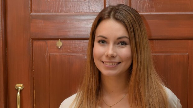 Salkkari-kaunottaret ihastuivat kasvissyöntiin – nyt vuorossa on Kerttu! Salkkari-kaunottaret ihastuivat kasvissyöntiin – nyt vuorossa on Kerttu!