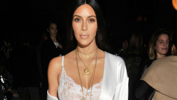 Kim Kardashian järkyttyi: asemiehet varastivat miljoonien korut! Kim Kardashian järkyttyi: asemiehet varastivat miljoonien korut!