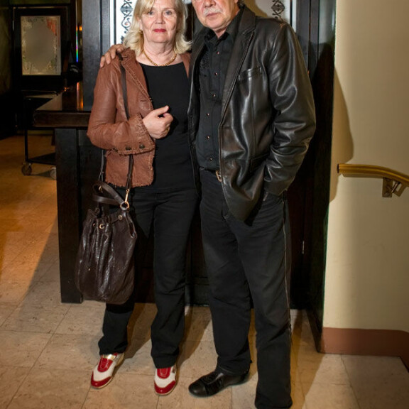 Kari Tapion poika luki vanhempiensa rakkauskirjeitä: Äiti tsemppasi kiireiden keskellä!