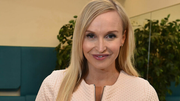 Jutta Gustafsberg hehkuttaa ex-miestään: Tuntuu hyvältä! Jutta Gustafsberg hehkuttaa ex-miestään: Tuntuu hyvältä!