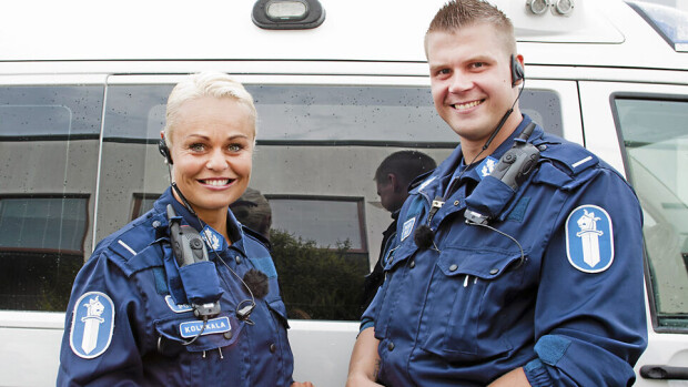 Poliisi-tv:n Taina ja Janne naimisiin! Poliisi-tv:n Taina ja Janne naimisiin!