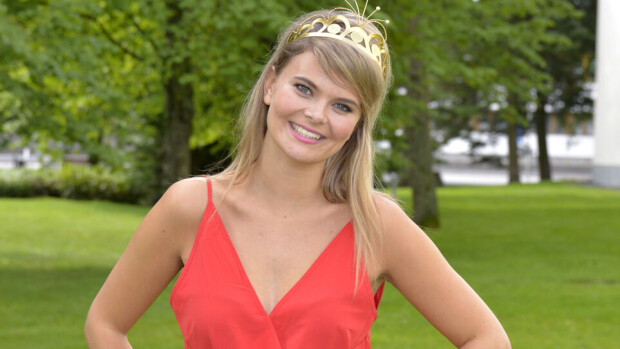 Huh, mikä bikinibeibe - Dannyn tangokuningatarkulta Erika Vikman on kuumaakin kuumempi - kuvat! Huh, mikä bikinibeibe - Dannyn tangokuningatarkulta Erika Vikman on kuumaakin kuumempi - kuvat!