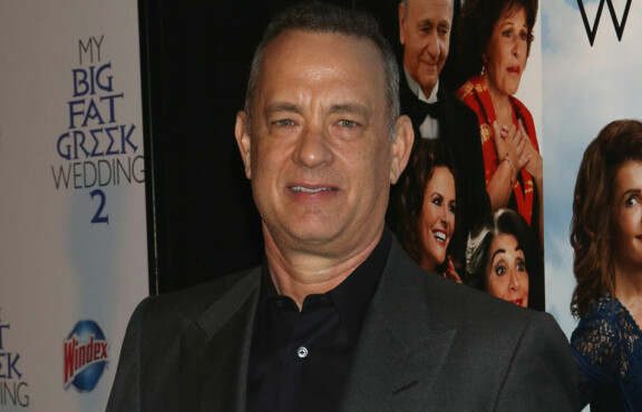 Tältä oikea Tom Hanks näyttää tekoälyversioon verrattuna.
