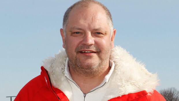 Jääkiekkolegenda Esa Tikkanen ja Tuuli, yllätyskihlat! Jääkiekkolegenda Esa Tikkanen ja Tuuli, yllätyskihlat!