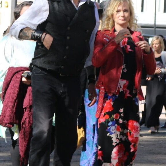 Perankosken ja Hynysen häät: näin vieraat pukeutuivat ”junttityyliin” – kuvat!