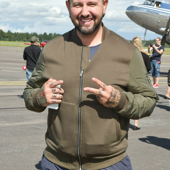 Esko Eerikäinen avautuu vaikeuksistaan: isä kuoli, Martina petti!