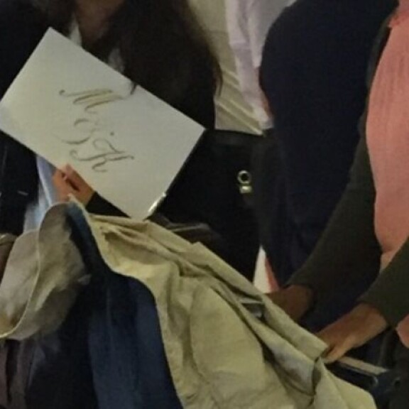 Kimi Räikkösen ja Mintun häävieraita tervehtivät komeat nimikyltit – kuvat!