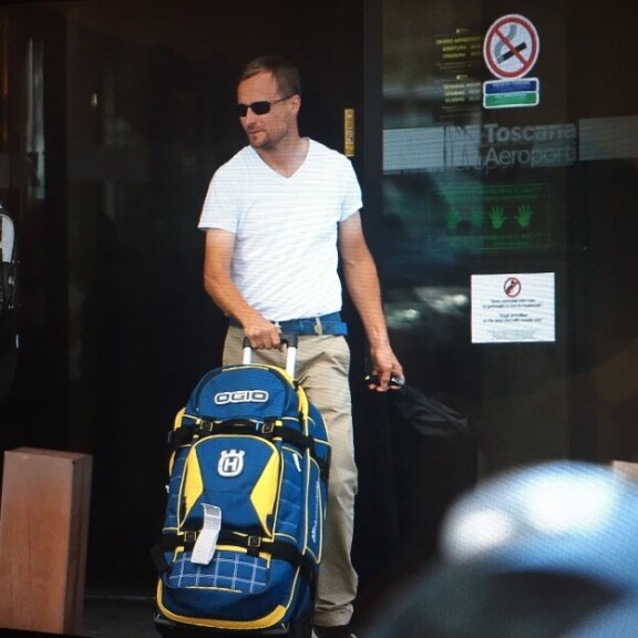 Kimi Räikkösen ja Mintun häävieraita tervehtivät komeat nimikyltit – kuvat!