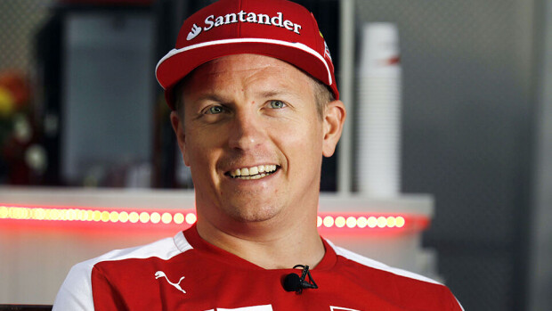 Kimi Räikkönen shoppaili häävaatteita Italiassa – kuvat! Kimi Räikkönen shoppaili häävaatteita Italiassa – kuvat!