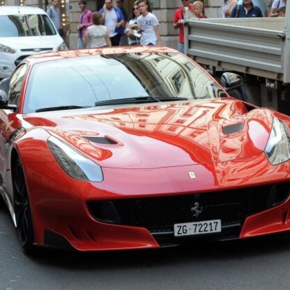 Huhhuh, Kimi Räikkösen kauppakassina todellinen Ferrari-harvinaisuus: hinta yli puoli miljoonaa euroa!