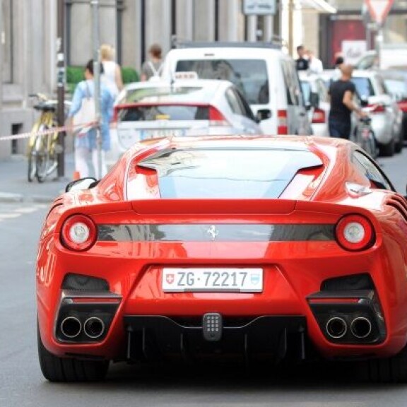 Huhhuh, Kimi Räikkösen kauppakassina todellinen Ferrari-harvinaisuus: hinta yli puoli miljoonaa euroa!