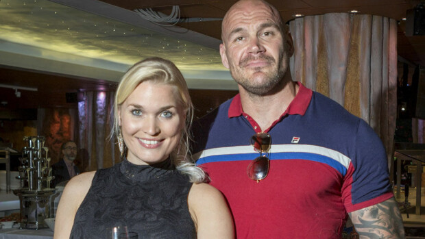 Iida Ketola otti Renne Korppilan käsialaa kylkeensä: Tuska oli hirveä! Iida Ketola otti Renne Korppilan käsialaa kylkeensä: Tuska oli hirveä!