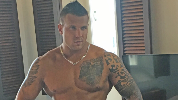 Hunks-komistus tapailee Seiskan Tähtityttöä - suhde sai alkunsa Facebookissa! Hunks-komistus tapailee Seiskan Tähtityttöä - suhde sai alkunsa Facebookissa!