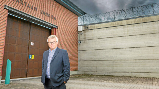36 vuotta murhakäräjillä asianajajana toiminut Matti Nurmela: Tällaista on puolustaa murhamiehiä! 36 vuotta murhakäräjillä asianajajana toiminut Matti Nurmela: Tällaista on puolustaa murhamiehiä!