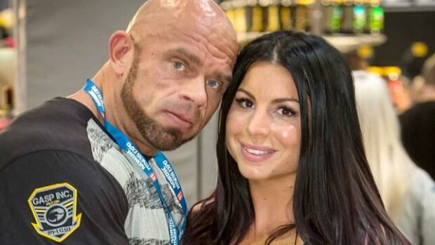 Bull Mentulan Maru-kihlattu fitness-sijoituksestaan: Nitistän vielä muutaman kilon - kuva! Bull Mentulan Maru-kihlattu fitness-sijoituksestaan: Nitistän vielä muutaman kilon - kuva!