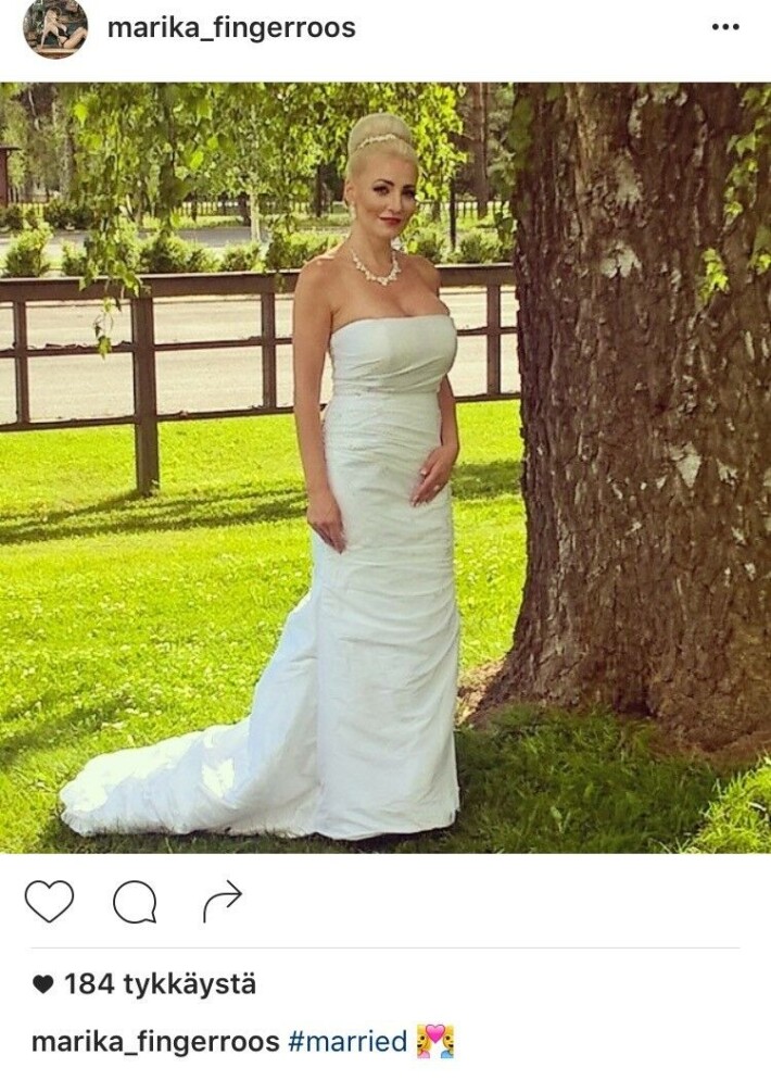 marika-fingerroos-meni-naimisiin-muotoja-korostavassa-h-mekossa-kuva