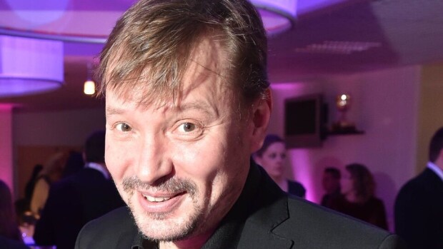 Pauli Hanhiniemellä uusi, nuori rakas! Pauli Hanhiniemellä uusi, nuori rakas!