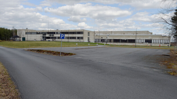 SPR:n outo vuokrasotku: 2,5 miljoonaa euroa tyhjästä hallista - näin sitä perustellaan! SPR:n outo vuokrasotku: 2,5 miljoonaa euroa tyhjästä hallista - näin sitä perustellaan!