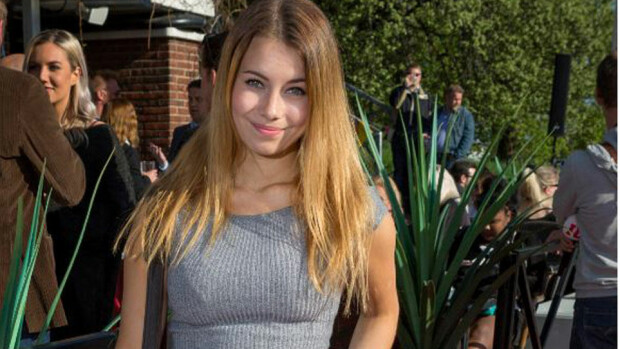 Salkkari-Kerttu pänttää pääsykokeisiin: Kaikki lähti delfiineistä! Salkkari-Kerttu pänttää pääsykokeisiin: Kaikki lähti delfiineistä!