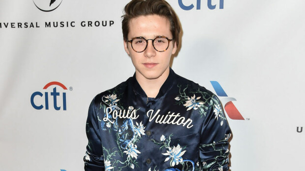 Brooklyn Beckhamin leffatähtityttöystävä loksauttaa leuat - mikä kaunotar! Brooklyn Beckhamin leffatähtityttöystävä loksauttaa leuat - mikä kaunotar!