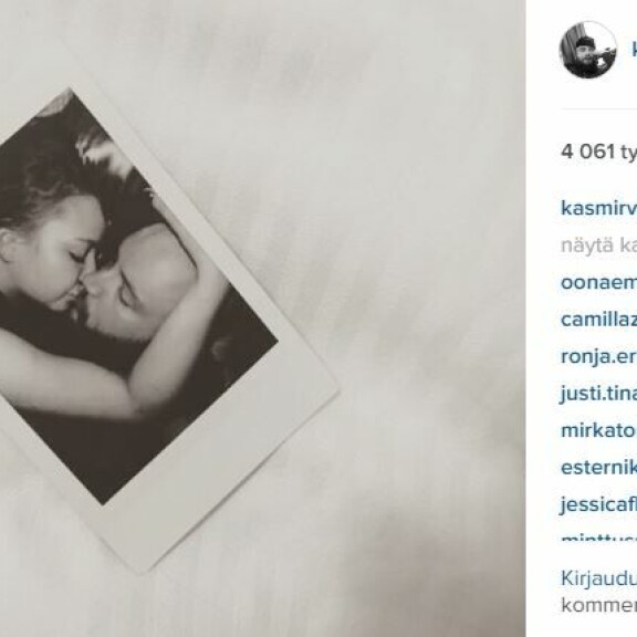 Kasmir hempeänä mallirakkaansa kanssa – herkkä pusukuva!