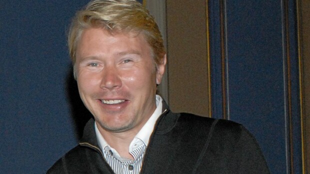 Mika Häkkinen salatupakalla varpajaisissa - strippari vilautti! Mika Häkkinen salatupakalla varpajaisissa - strippari vilautti!