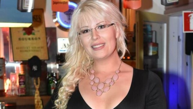 Sukupuolensa korjannut Elena kilpailee nenäleikkauksesta! Sukupuolensa korjannut Elena kilpailee nenäleikkauksesta!