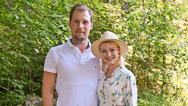 Kia Lehmuskosken häät lähenevät – miehen polttarit jo käynnissä! kimi ja kia lehmuskoski