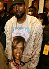 Kanye rahastaa kuolleella äidillään!