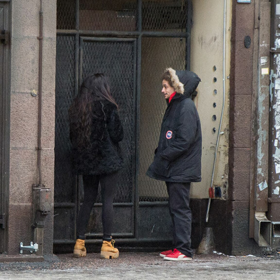 Eron kiistänyt Juno aamuvierailulla seksipommin kotona - paparazzikuvat!