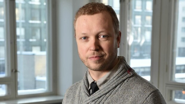 Näyttelijät vertailivat Lauri Nurksen kuvauksissa mustelmia: Kivuliain potku osui nänniin! Näyttelijät vertailivat Lauri Nurksen kuvauksissa mustelmia: Kivuliain potku osui nänniin!
